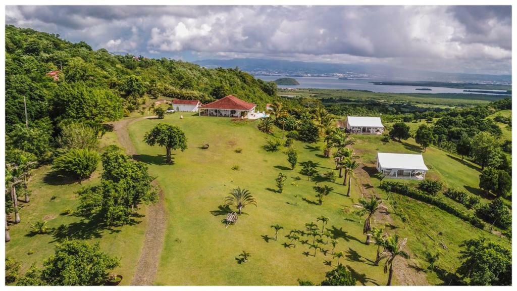 Villa 1 De Standing 80M2 Avec Piscine Et Vue Imprenable Sur La Mer Et Sur La Campagne Riviere-Salee Kültér fotó